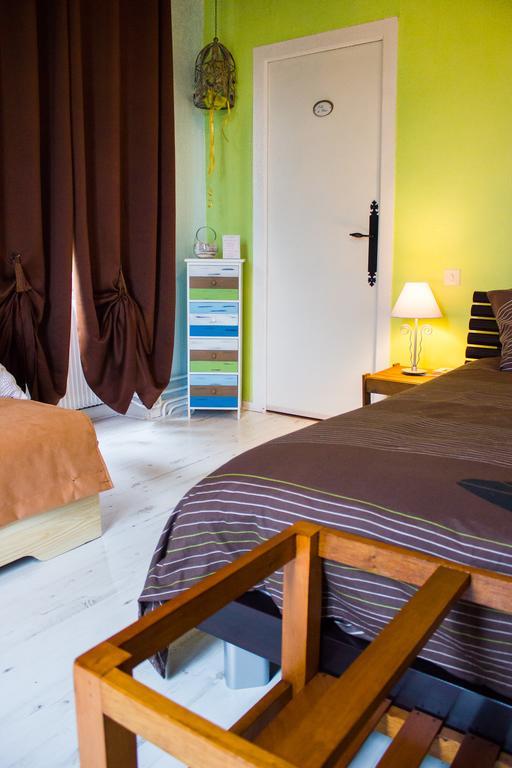 Aux Ronzieres Bed & Breakfast Pouilly-sous-Charlieu Exterior photo